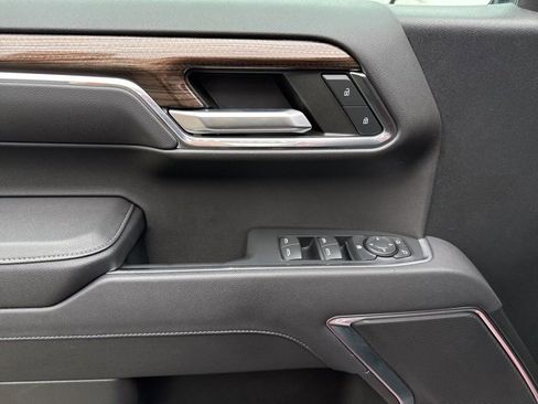 Used 2023 Chevrolet Silverado 1500 LT w/ Z71 Off-Road Package image 17