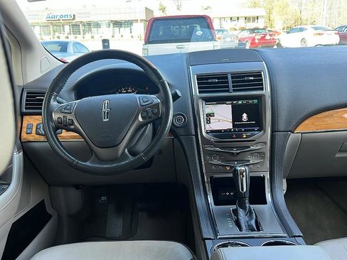 Used 2015 Lincoln MKX FWD w/ Equipment Group 102A image 11