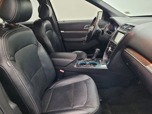 Used 2016 Ford Explorer Limited image 21