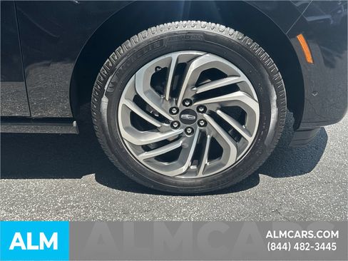 Used 2025 Lincoln Navigator Reserve AWD/4WD image 14