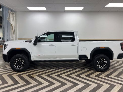 New 2026 GMC Sierra 2500 AT4X AWD/4WD image 3