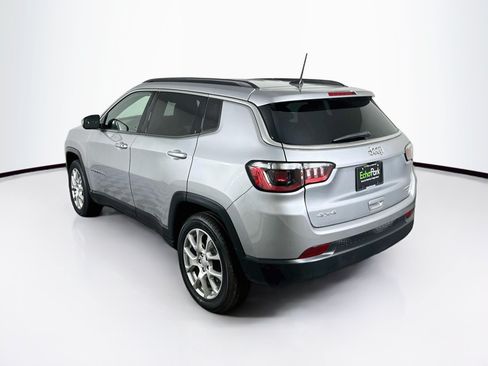Used 2023 Jeep Compass Latitude AWD/4WD image 5