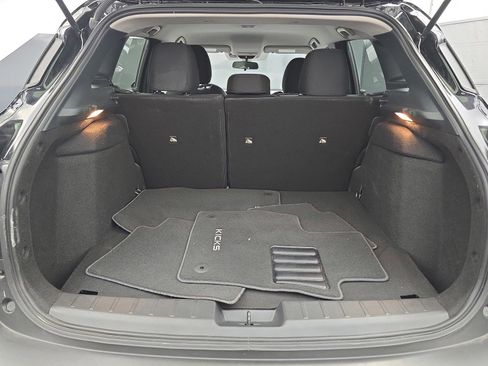 Used 2025 Nissan Kicks SV AWD/4WD image 32