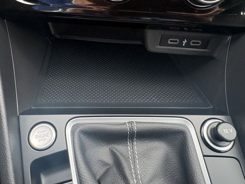 Certified 2022 Volkswagen Jetta SE w/ Panoramic Sunroof Package FWD image 20