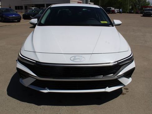 New 2026 Hyundai Elantra Hybrid FWD image 7