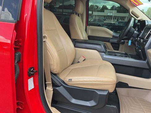 Used 2017 Ford F350 XLT w/ XLT Premium Package AWD/4WD image 36