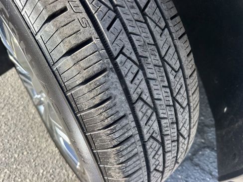 Used 2017 Cadillac XT5 FWD image 30