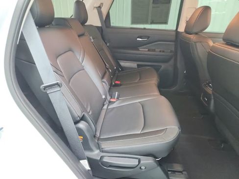 Used 2025 Nissan Pathfinder SL w/ Cargo Package FWD image 40