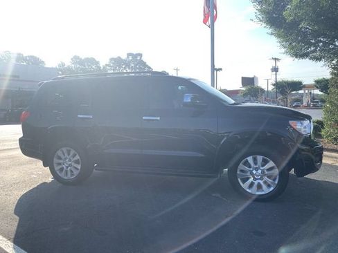 Used 2017 Toyota Sequoia Platinum AWD/4WD image 9