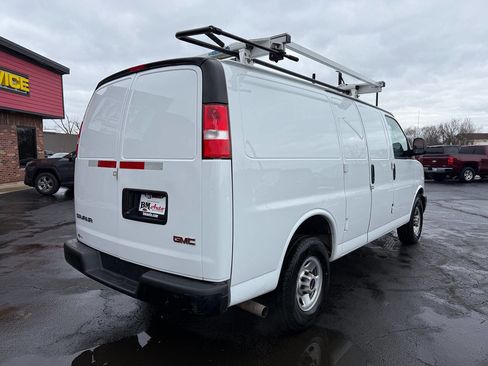 Used 2023 GMC Savana 2500 w/ Driver Convenience Package image 10