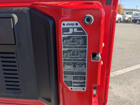 Certified 2025 Jeep Wrangler Sport image 36