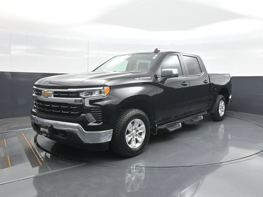Used 2022 Chevrolet Silverado 1500 LT AWD/4WD image 3