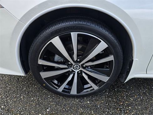 Used 2019 Nissan Altima 2.5 Platinum image 13