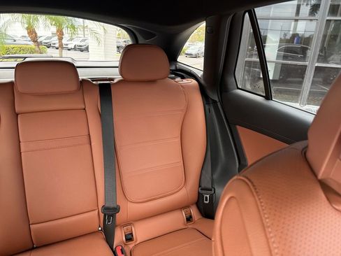 Used 2023 Mercedes-Benz GLC 300 4MATIC image 15