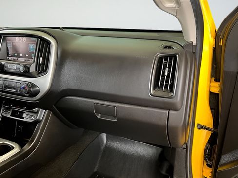 Used 2015 Chevrolet Colorado LT w/ Luxury Package RWD image 21