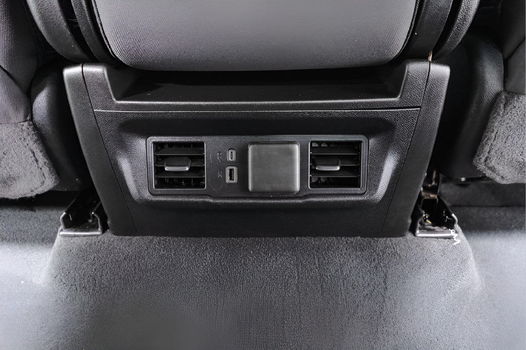 Used 2024 Chevrolet Silverado 1500 RST w/ Dark Appearance Package AWD/4WD image 29