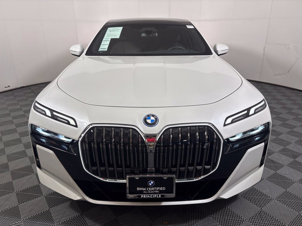 Certified 2024 BMW i7 eDrive50 w/ M Sport Package RWD image 3