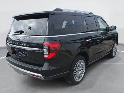 Used 2024 Ford Expedition Limited image 5