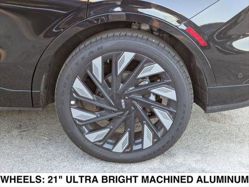 New 2024 Lincoln Nautilus Reserve w/ Jet Appearance Package (87T) image 6