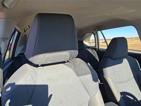 Used 2022 Toyota RAV4 LE image 30