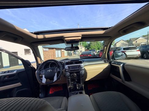 Used 2010 Toyota 4Runner Limited AWD/4WD image 53