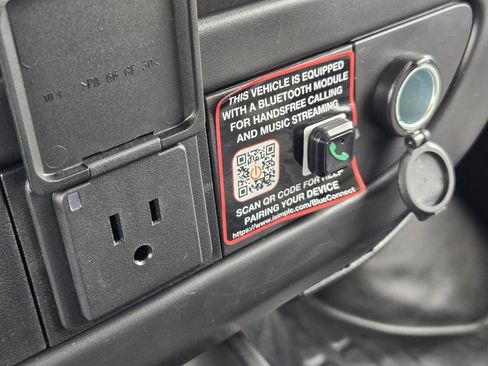 Used 2026 Chevrolet Express 2500 w/ Driver Convenience Package RWD image 20