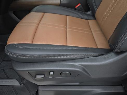 Used 2025 Chevrolet Silverado 1500 High Country w/ High Country Premium Package image 27