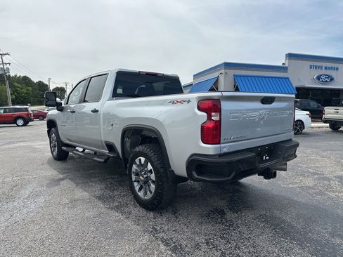 Used 2023 Chevrolet Silverado 2500 Custom w/ Custom Value Package AWD/4WD image 5
