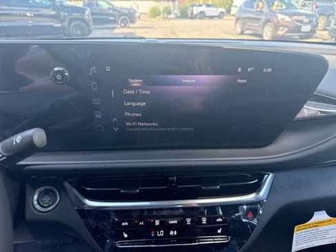 New 2025 Buick Envista Avenir image 18