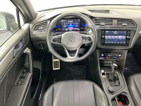 Used 2023 Volkswagen Tiguan SE R-Line AWD/4WD image 10