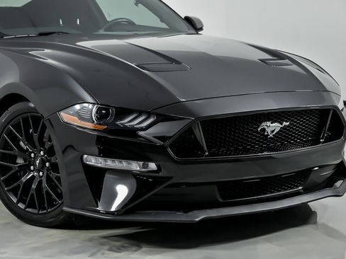 Used 2023 Ford Mustang GT image 3