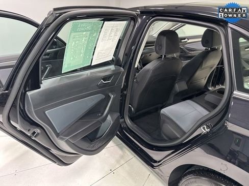 Used 2025 Volkswagen Jetta SE image 20
