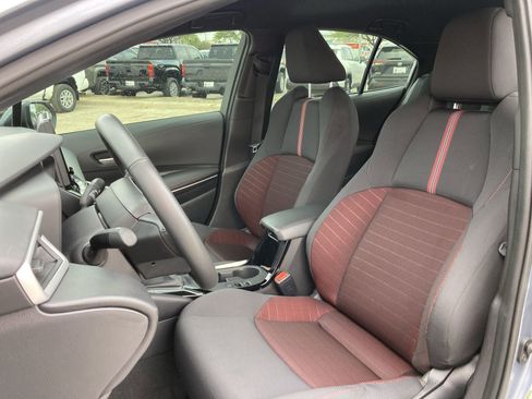 Used 2025 Toyota Corolla SE image 13