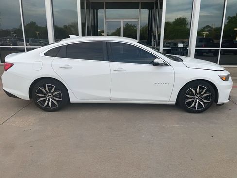 Used 2018 Chevrolet Malibu LT image 4