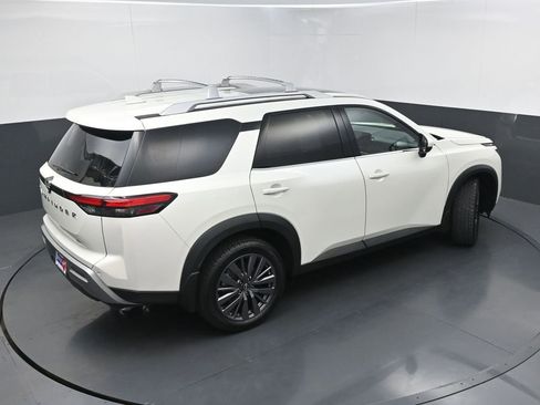 Used 2024 Nissan Pathfinder SL w/ SL Premium Package FWD image 37