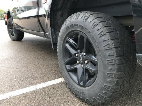 Used 2022 Chevrolet Silverado 1500 Custom Trail Boss w/ Midnight Edition AWD/4WD image 11