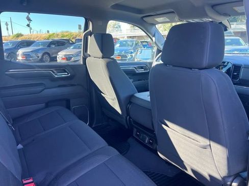 Used 2023 Chevrolet Silverado 1500 LT AWD/4WD image 24