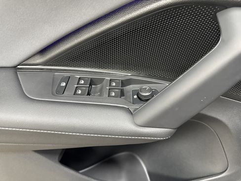 New 2025 Volkswagen Tiguan SE image 27