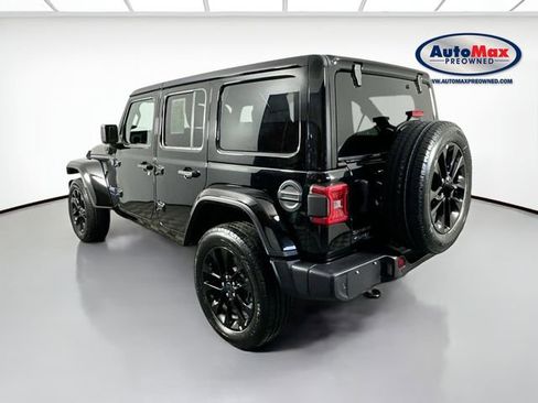 Used 2025 Jeep Wrangler Unlimited Sahara w/ Safety Group image 5