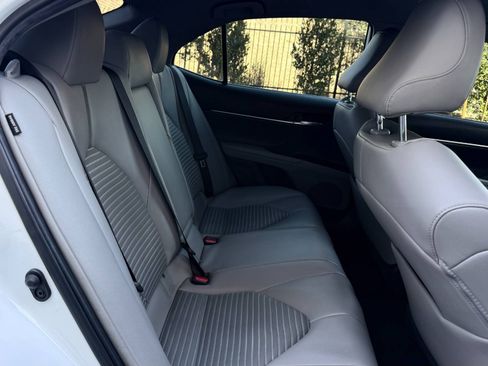 Used 2020 Toyota Camry SE w/ Carpet Mat Package FWD image 24
