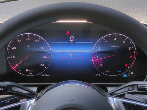 Used 2025 Mercedes-Benz GLC 300 4MATIC image 35