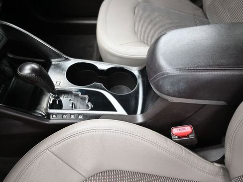 Used 2013 Hyundai Tucson GLS image 17