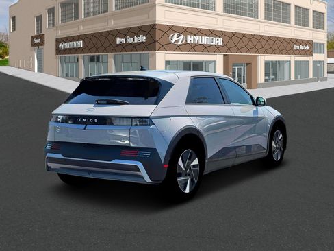 New 2025 Hyundai Ioniq 5 SE image 7