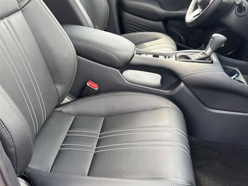 Used 2027 Honda HR-V EX-L image 18