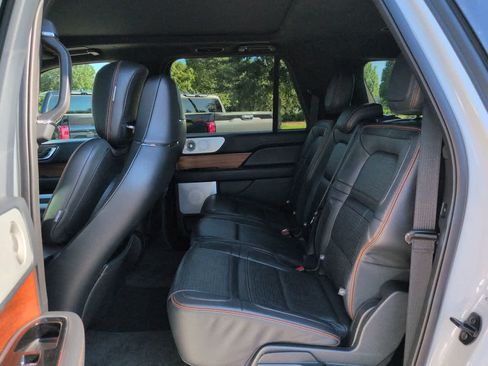 Used 2022 Lincoln Navigator L Black Label AWD/4WD image 14