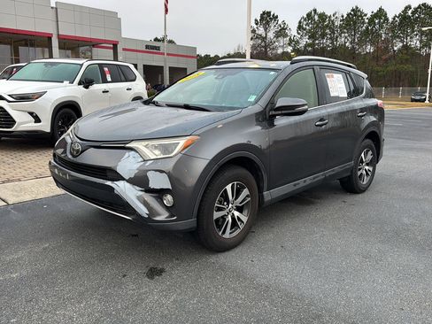 Used 2018 Toyota RAV4 XLE image 1