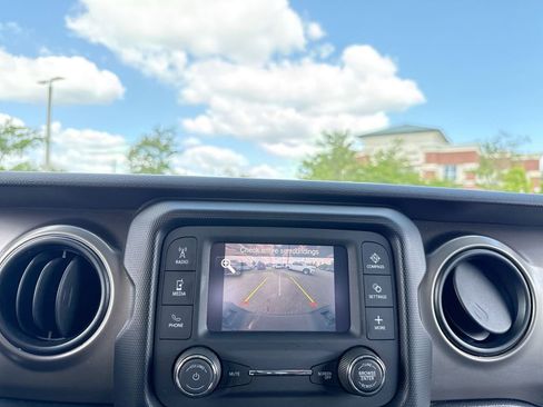 Used 2021 Jeep Gladiator Sport w/ Trailer Tow Package AWD/4WD image 19