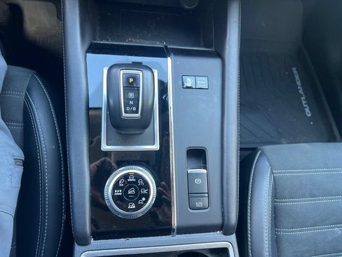 Used 2024 Mitsubishi Outlander Ralliart AWD/4WD image 11