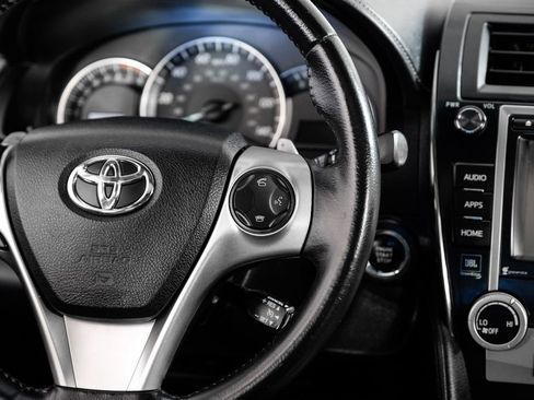 Used 2014 Toyota Camry SE w/ Leather Package image 15