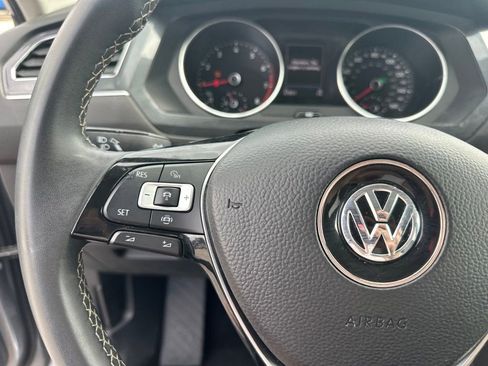 Used 2021 Volkswagen Tiguan SE w/ Panoramic Sunroof Package AWD/4WD image 13